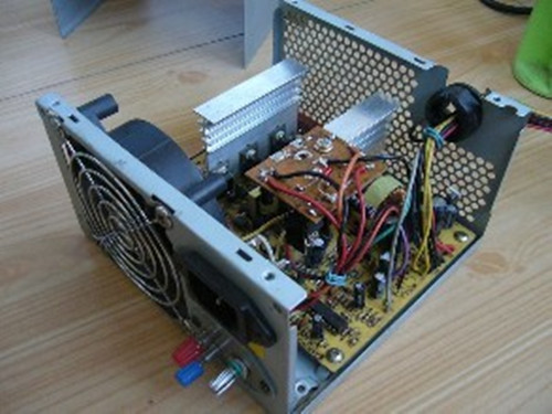 如何选择一台好的电脑电源？从价格到选购要点全解析