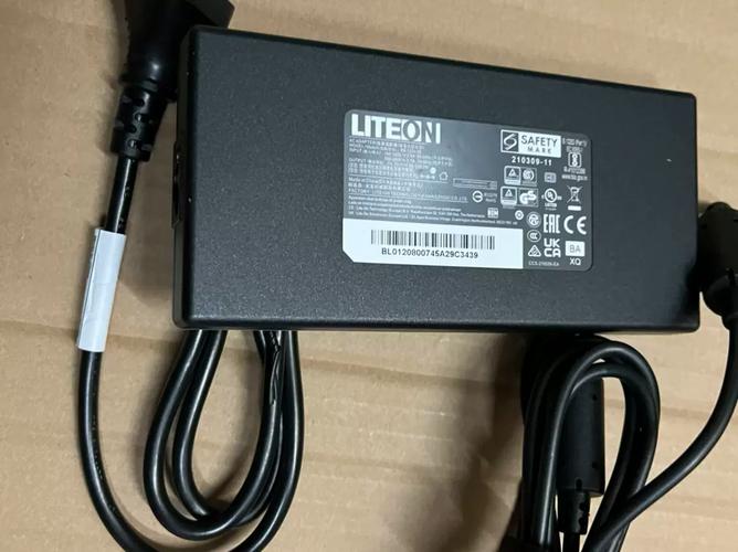 1231-16雷神911 Zero电脑230W电源适配器 高性能游戏本的能源心脏